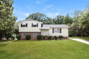 105 Holland Ct in Simpsonville, SC - Building Photo
