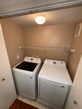 1901 Desert Falls Ct, Unit 1901 Desert Falls Court in Las Vegas, NV - Foto de edificio - Building Photo