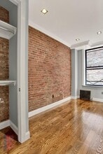 120 1st Ave, Unit 1 in New York, NY - Building Photo - Building Photo