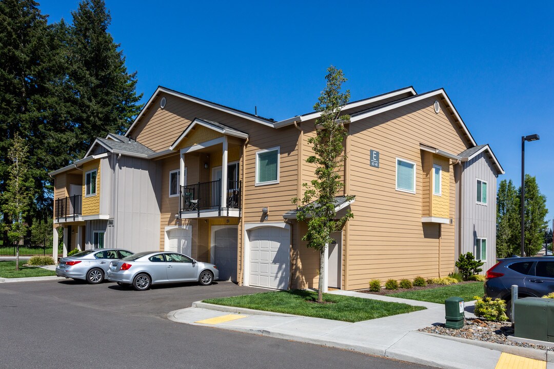 Four Seasons Central in Vancouver, WA - Building Photo