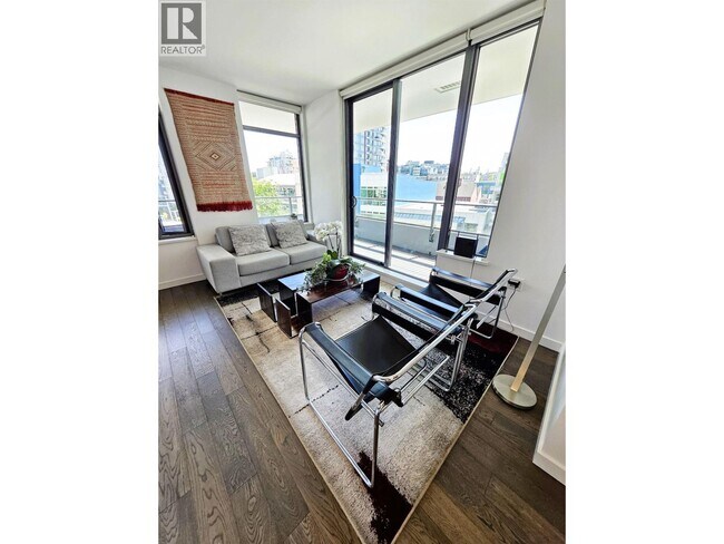 1688 Pullman Porter St in Vancouver, BC - Building Photo - Building Photo