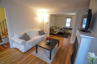 218 Norfolk St, Unit 1 in Cambridge, MA - Foto de edificio - Building Photo