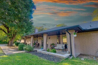 175 E Pleasant Run Rd in Cedar Hill, TX - Building Photo - Building Photo