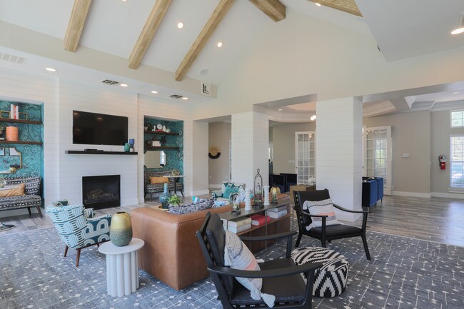 Reserve at Town Center in Sterling, VA - Foto de edificio - Interior Photo