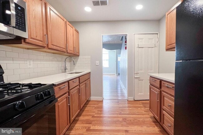 2525 Ingersoll St in Philadelphia, PA - Building Photo - Building Photo