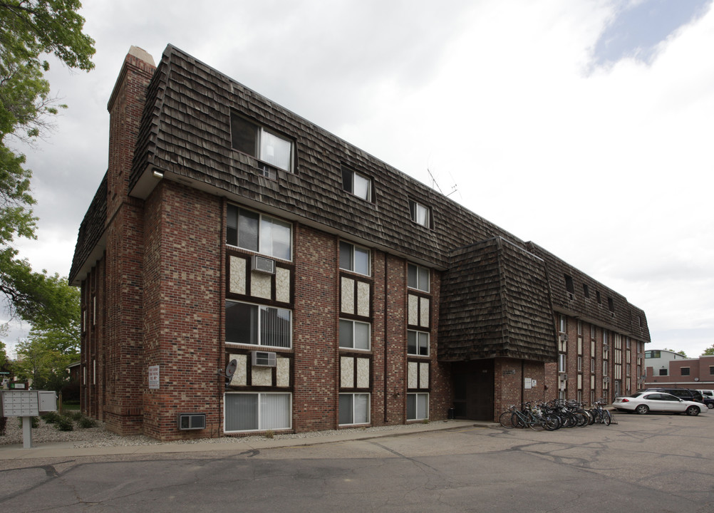 Parklane Arms in Fort Collins, CO - Building Photo