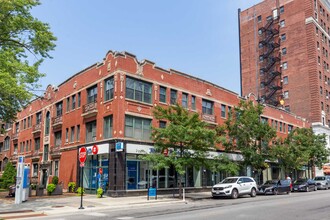 5500 S. Cornell Avenue in Chicago, IL - Foto de edificio - Building Photo