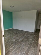 4933 Franzetta St in Laredo, TX - Building Photo - Building Photo