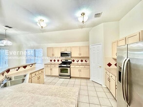 233 Wagon Wheel Dr in Grand Prairie, TX - Building Photo - Building Photo