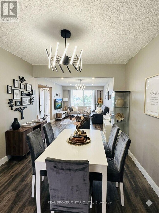 8 Ralgreen Crescent in Kitchener, ON - Building Photo - Building Photo