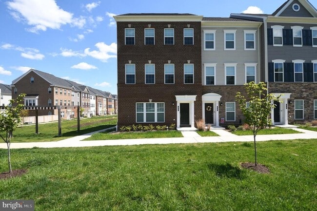 property at 41 Green Dome Pl