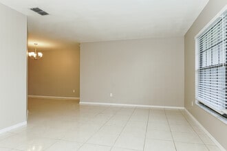 2315 Bay Leaf Dr in Orlando, FL - Building Photo - Building Photo