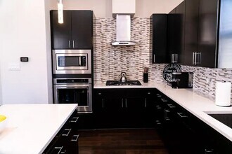 2105 Engelmohr St in Houston, TX - Building Photo - Building Photo