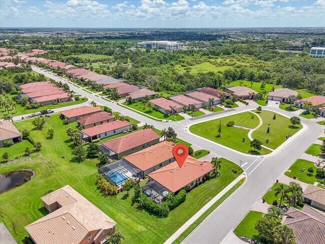 4602 Royal Dornoch Cir in Bradenton, FL - Building Photo - Building Photo