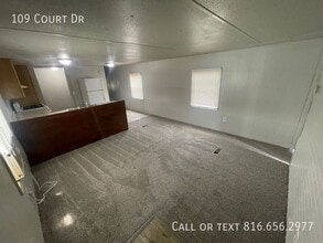 109 Court Dr in Greenwood, MO - Building Photo - Building Photo