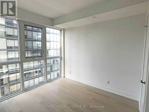7-2517 Grenville St in Toronto, ON - Building Photo - Building Photo
