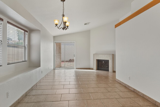 8411 S Green Cedar Dr in Las Vegas, NV - Building Photo - Building Photo