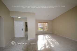 889 NW 97th Ave in Plantation, FL - Foto de edificio - Building Photo