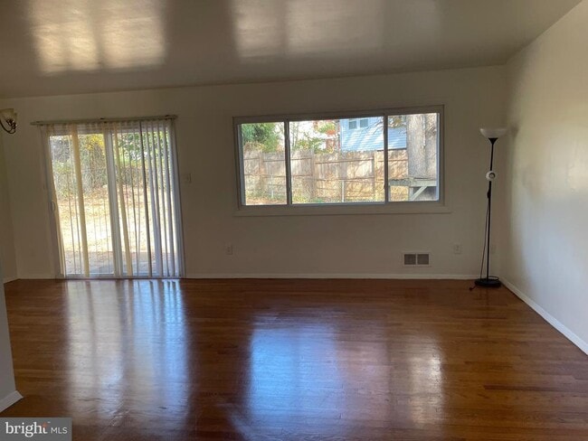 property at 3510 Castleleigh Rd