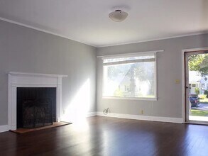 136 E 57th St in Savannah, GA - Building Photo - Building Photo