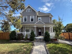 128 Spring St in West Haven, CT - Building Photo