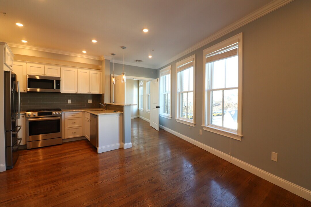 38 Hyde Park Ave, Unit #5 in Boston, MA - Building Photo