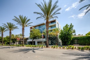 482 S Arroyo Pky in Pasadena, CA - Foto de edificio - Building Photo