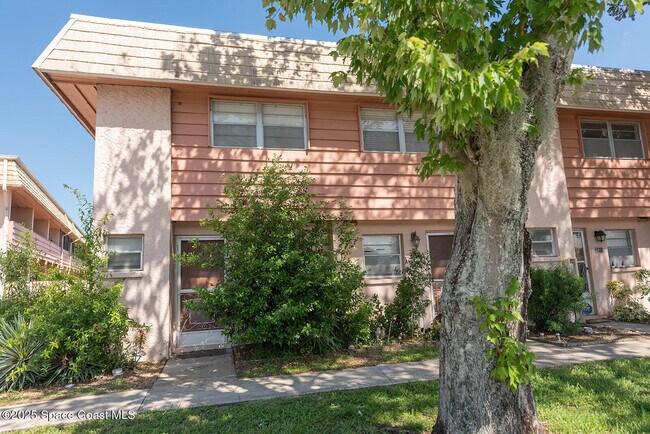 2511 Country Club Dr in Titusville, FL - Building Photo - Building Photo