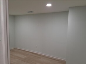 7632 Scott Ave N in Minneapolis, MN - Building Photo - Building Photo