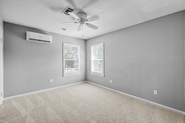 property at 30 Village Knoll Pl