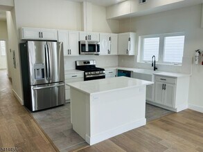 14 Nelson Pl, Unit 2 in Irvington, NJ - Foto de edificio - Building Photo