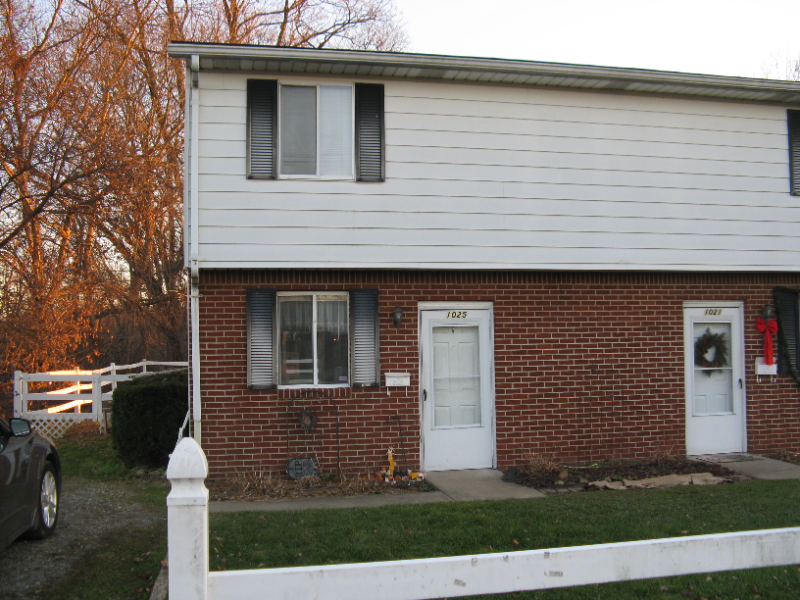 1025 Highland Ave in Conway, PA - Building Photo