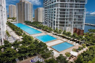 475 Brickell Ave, Unit 4908 in Miami, FL - Foto de edificio - Building Photo