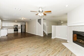 7953 Meadow Spring Ln in Fort Worth, TX - Building Photo - Building Photo