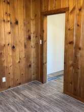314 S Tesch St in Bellville, TX - Foto de edificio - Building Photo