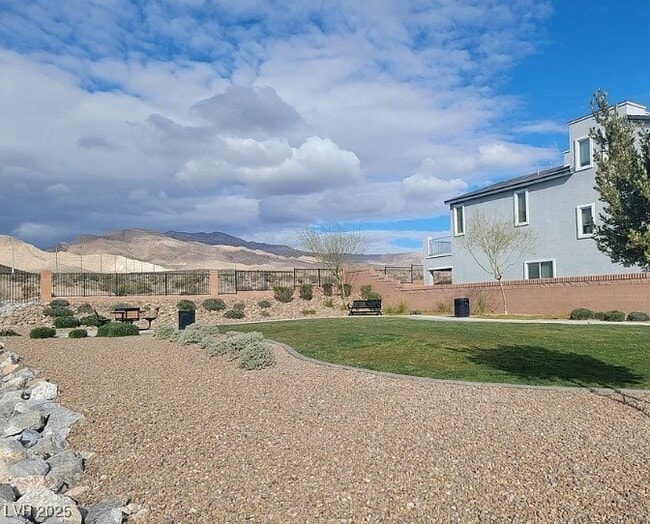 10819 Far Country Ave in Las Vegas, NV - Building Photo - Building Photo