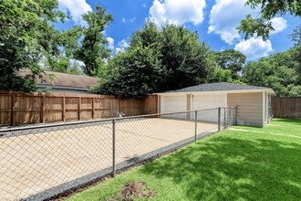 6634 Housman in Houston, TX - Building Photo - Building Photo