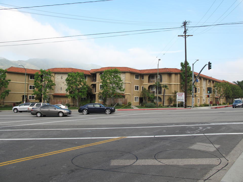 3220 Altura Ave in Glendale, CA - Building Photo