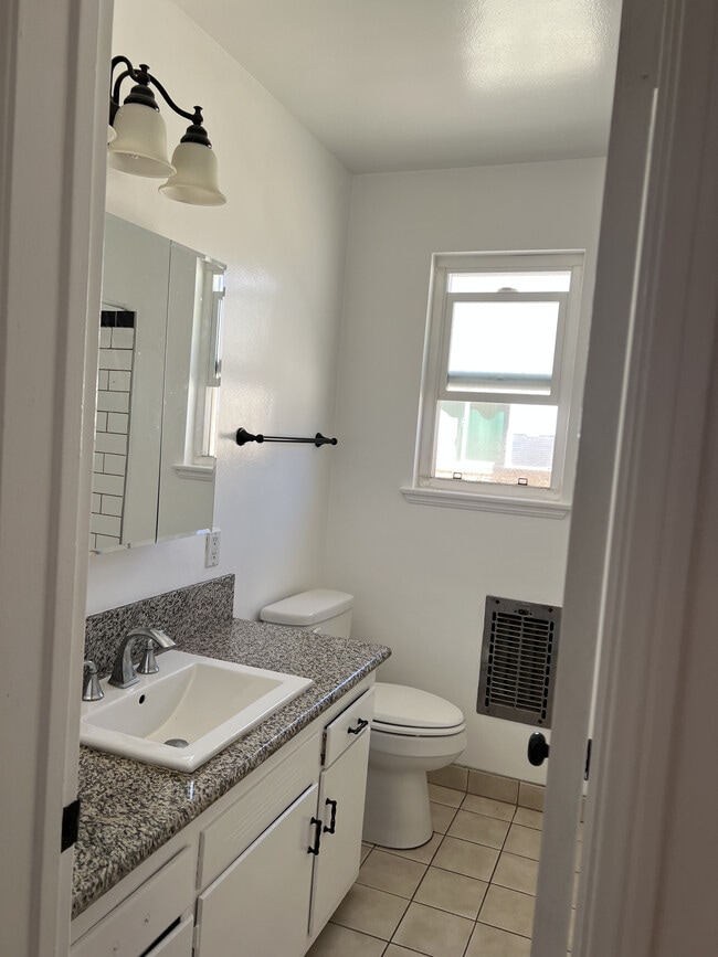 1118 S Sherbourne Dr in Los Angeles, CA - Foto de edificio - Building Photo