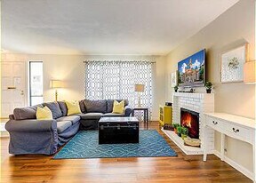 2125 S June Pl in Anaheim, CA - Building Photo