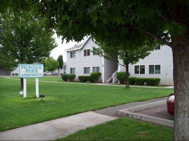 Pioneer Park in Connell, WA - Building Photo