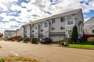 Sea Scape Condominiums in East Haven, CT - Building Photo - Building Photo