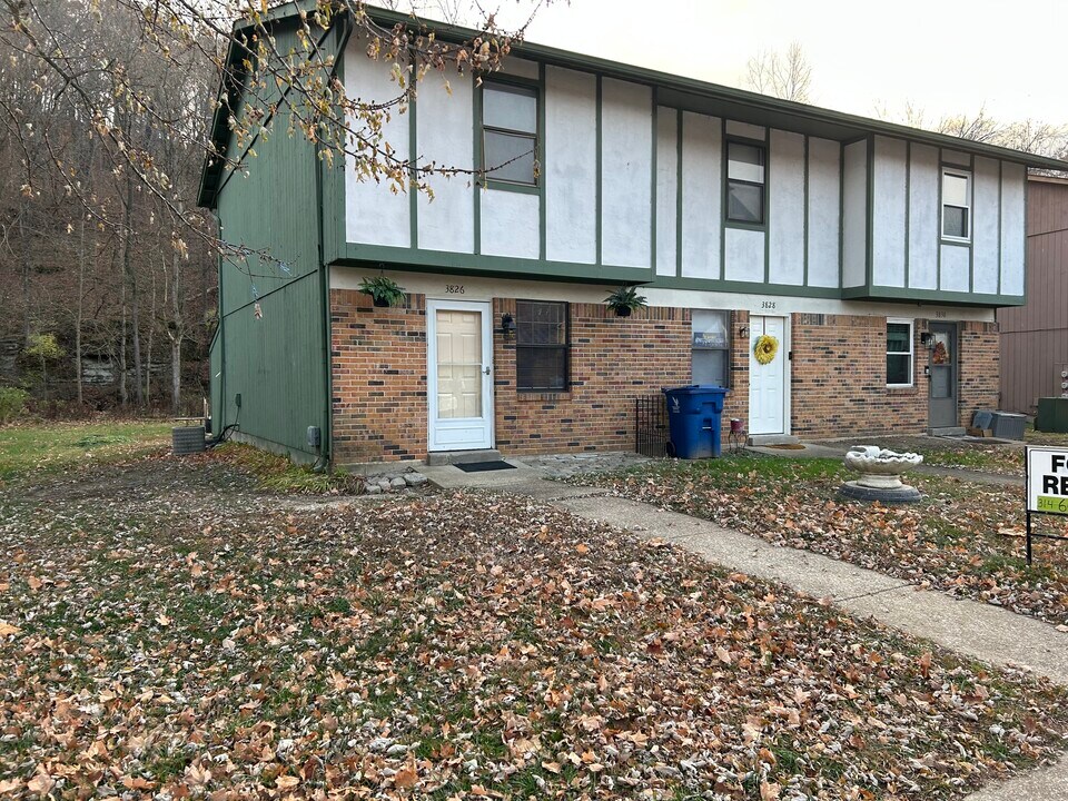 3826 Treebrook Dr in Imperial, MO - Foto de edificio