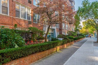Glenn Briar in Brooklyn, NY - Building Photo - Building Photo