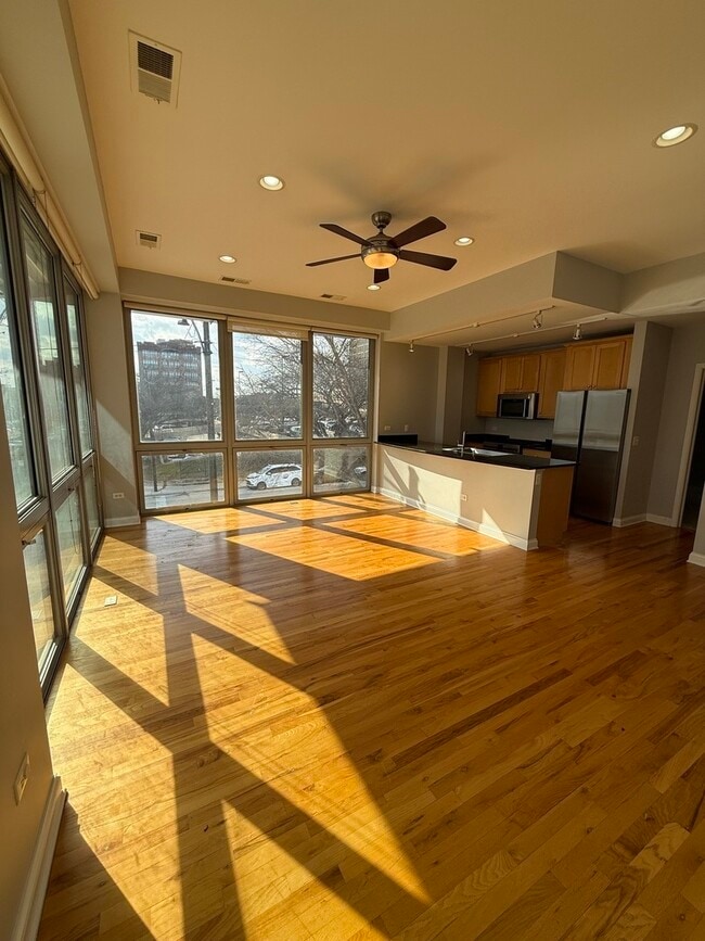 2035 S Indiana Ave in Chicago, IL - Building Photo - Building Photo