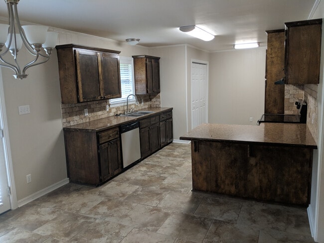 206 E Date St in Russellville, AR - Building Photo - Building Photo