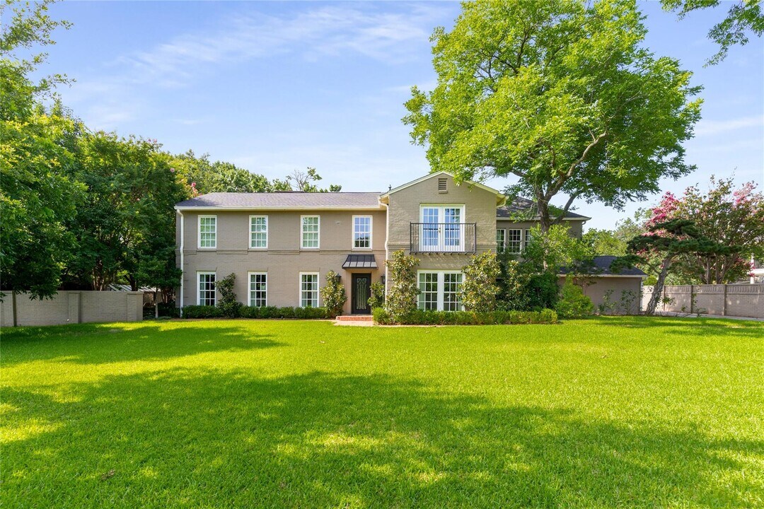 4522 Walnut Hill Ln in Dallas, TX - Building Photo