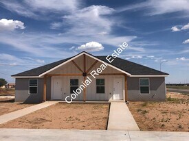 301 Alamo St in Clovis, NM - Building Photo