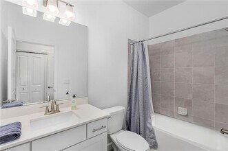 20210 KIngmont Dr in Estero, FL - Foto de edificio - Building Photo