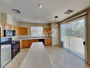 827 Adagio St in Henderson, NV - Building Photo - Building Photo
